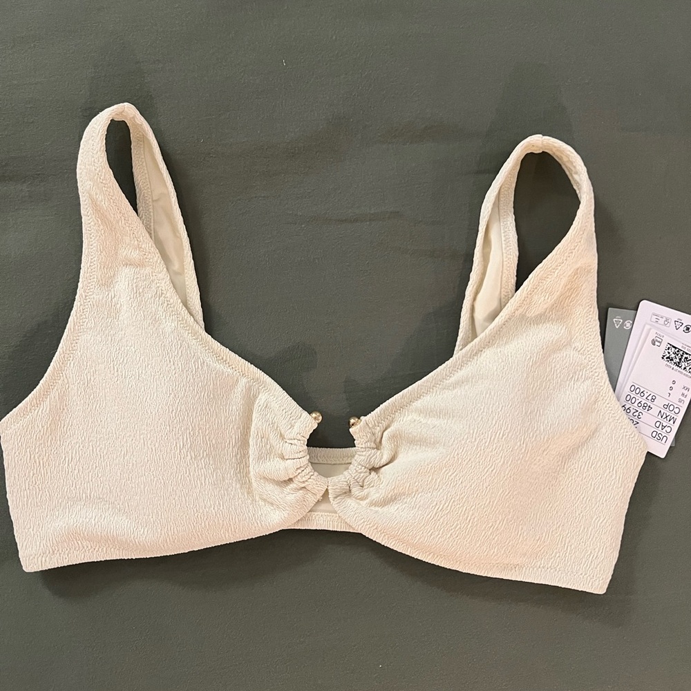 Padded bikini top with ring accent